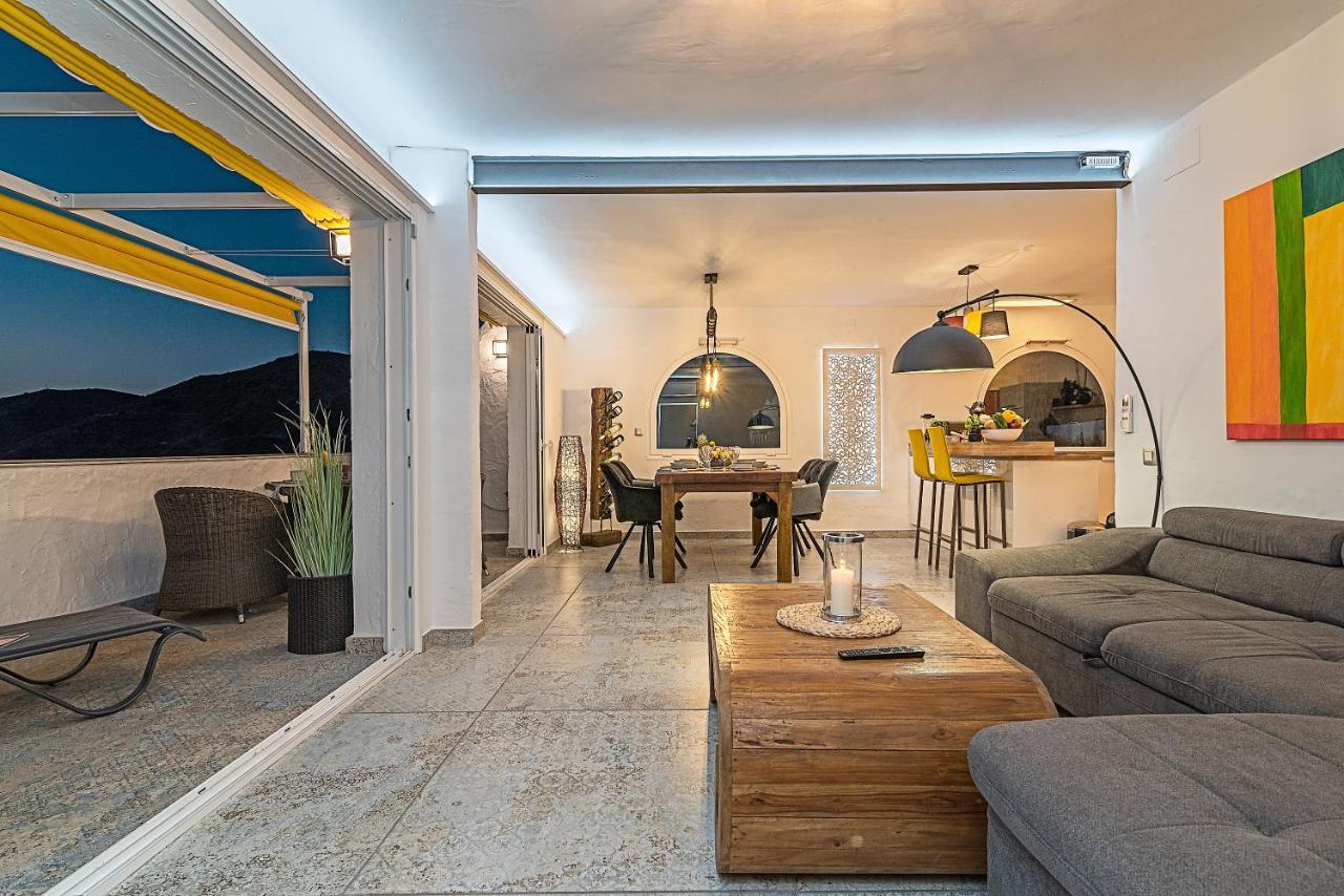 Mogan Luxury Apartment, Sea Views, Jacuzzi And Sauna. Екстериор снимка